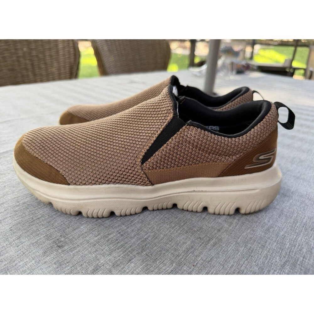 Skechers Men's Size 9 Goga Mat Slip-on Brown/ Tan Go walk Shoes Mesh Air Cooled